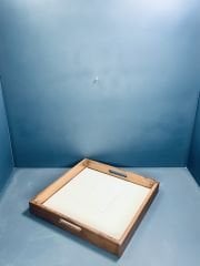 30x30cm Kulplu Ahşap Sunum Tepsisi