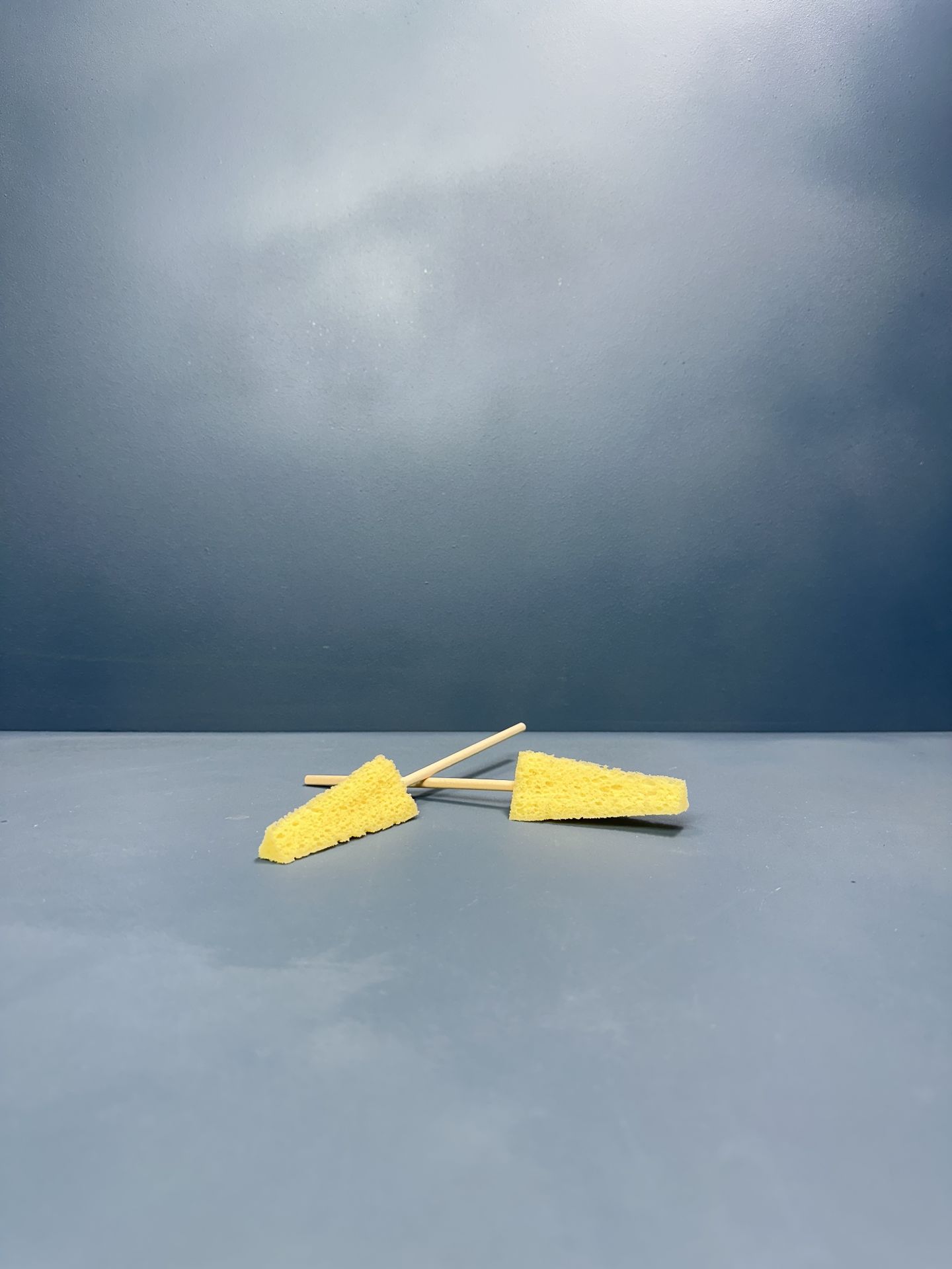 3045 Çubuklu Piramit (Üçgen) Rötuş Süngeri Üçgen 1,5*3*6,5cm