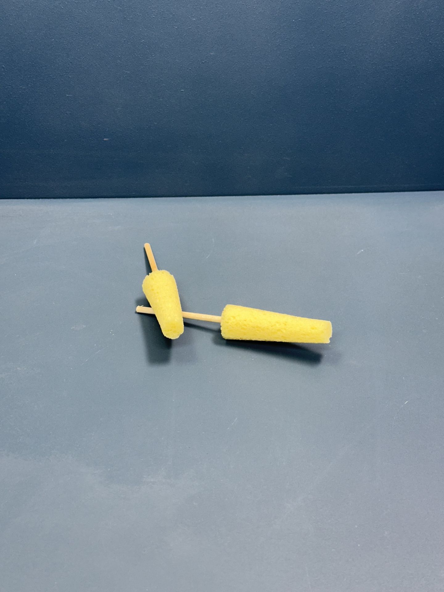 3004 Çubuklu İkonik Rötuş Süngeri 1,2*2,2*6,5cm