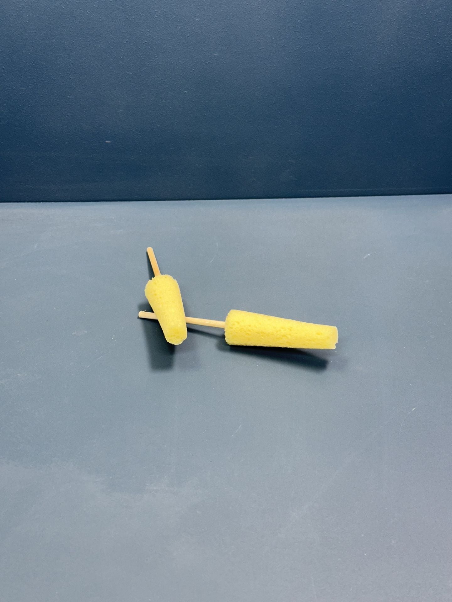 3004 Çubuklu İkonik Rötuş Süngeri 1,2*2,2*6,5cm